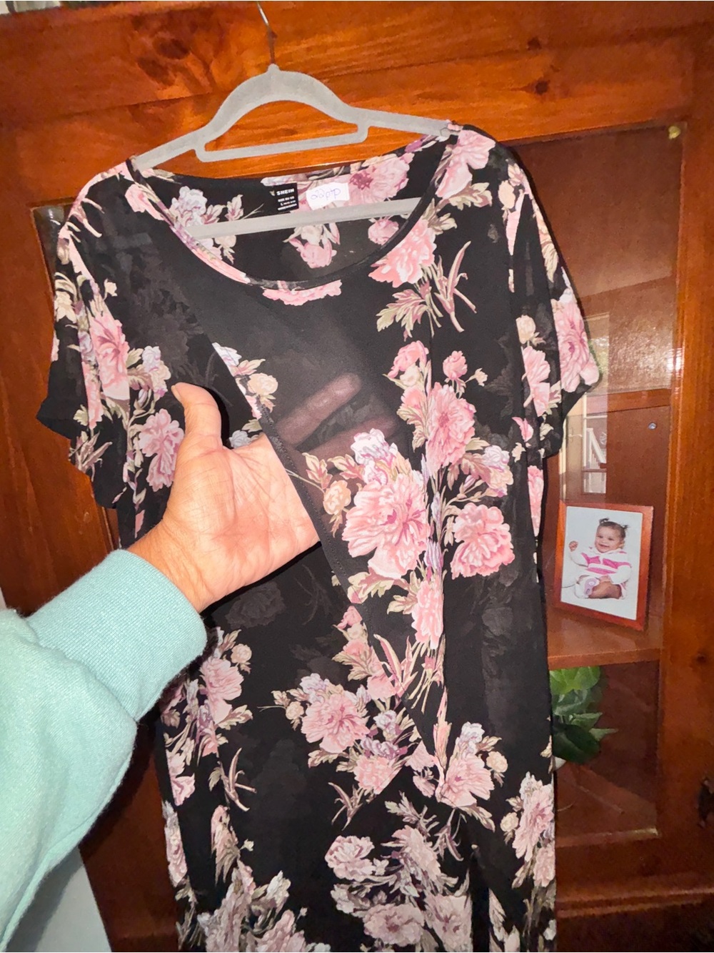 SHEIN Black Short Sleeve Asymmetrical, hi-lo Duster w/Pink Floral Pattern 22”ptp